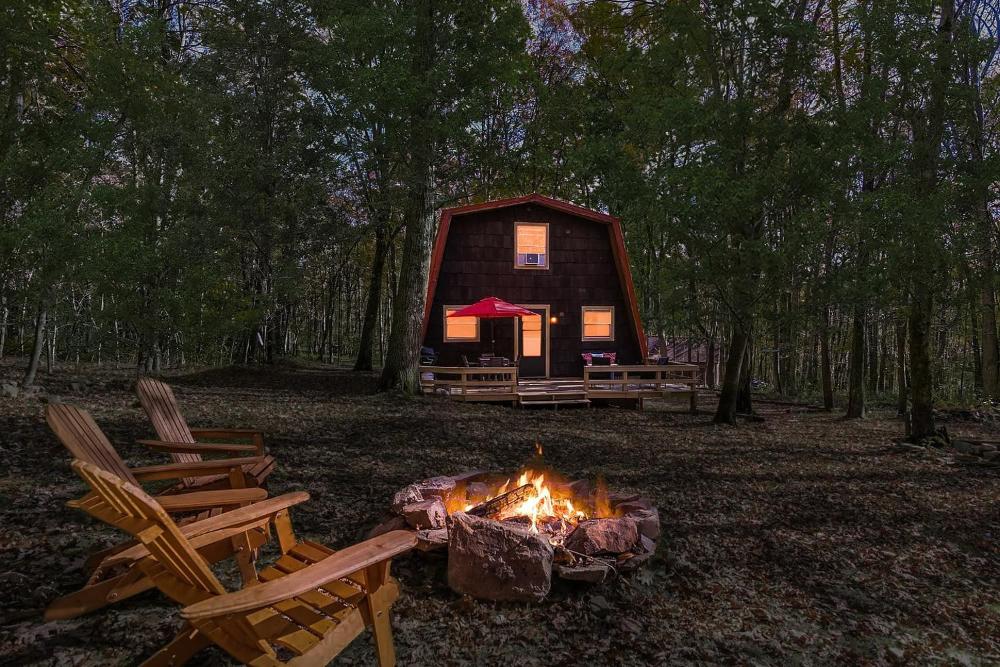 Family cabin Alpine Lake w indoor pool & fire pit